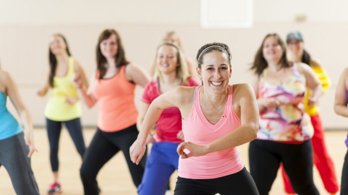 Dancing cardio aerobic bhangra fitnes weight zumba musicale danse cardiovascular cours aerobics senam novi ples hit livello stomach pounds enerjik
